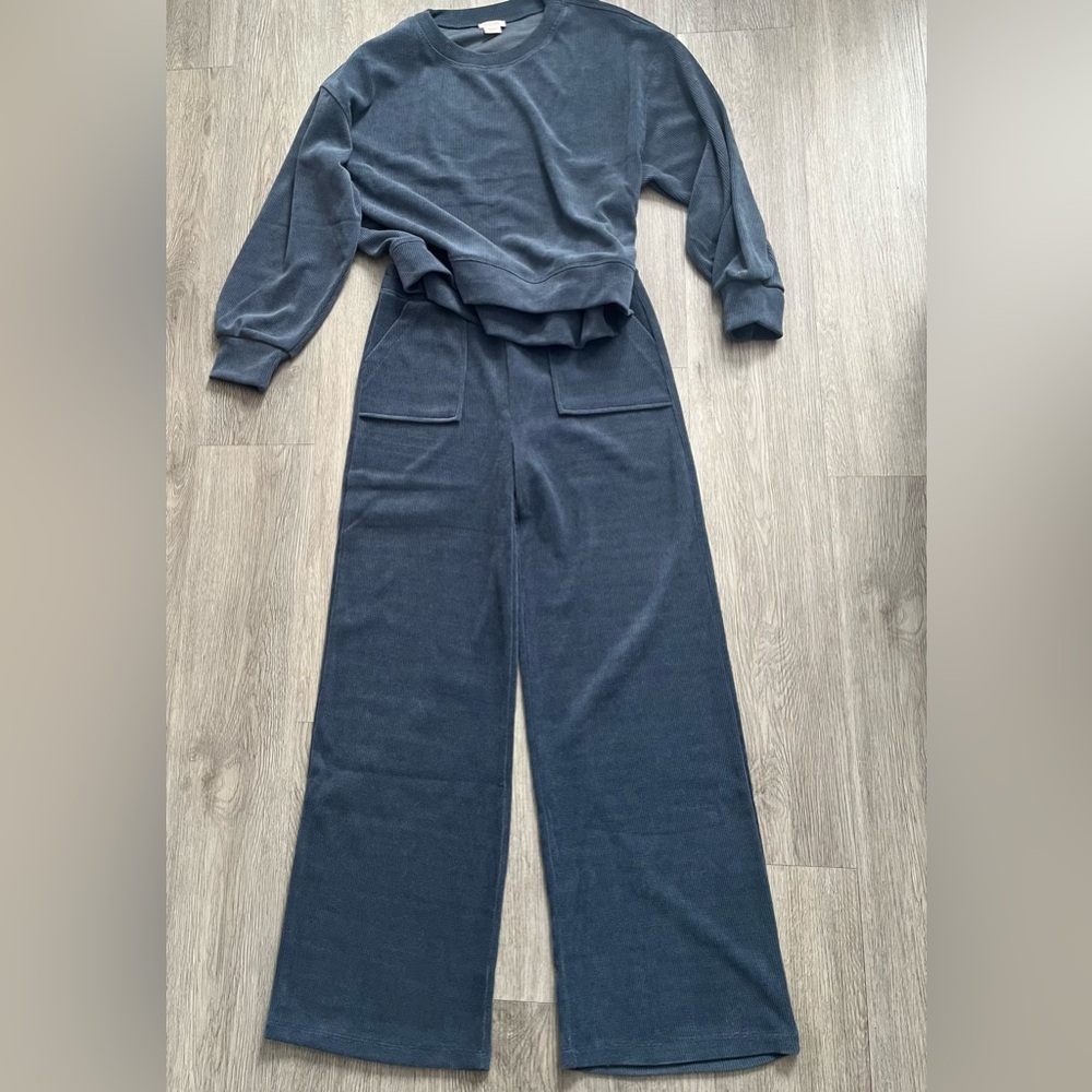 Ribbed Velvet Lounge Set